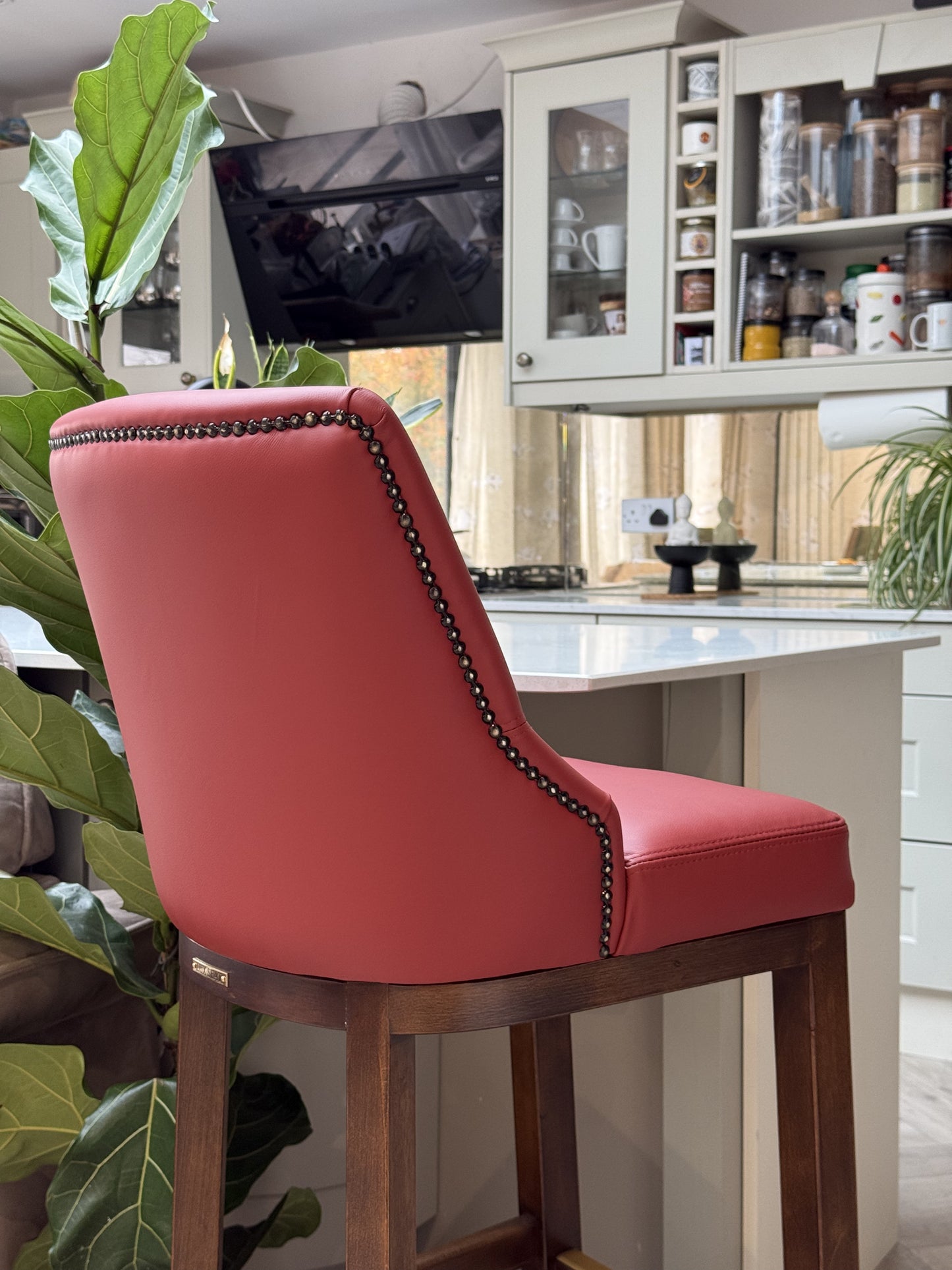 Vino Rosso Bar Stool